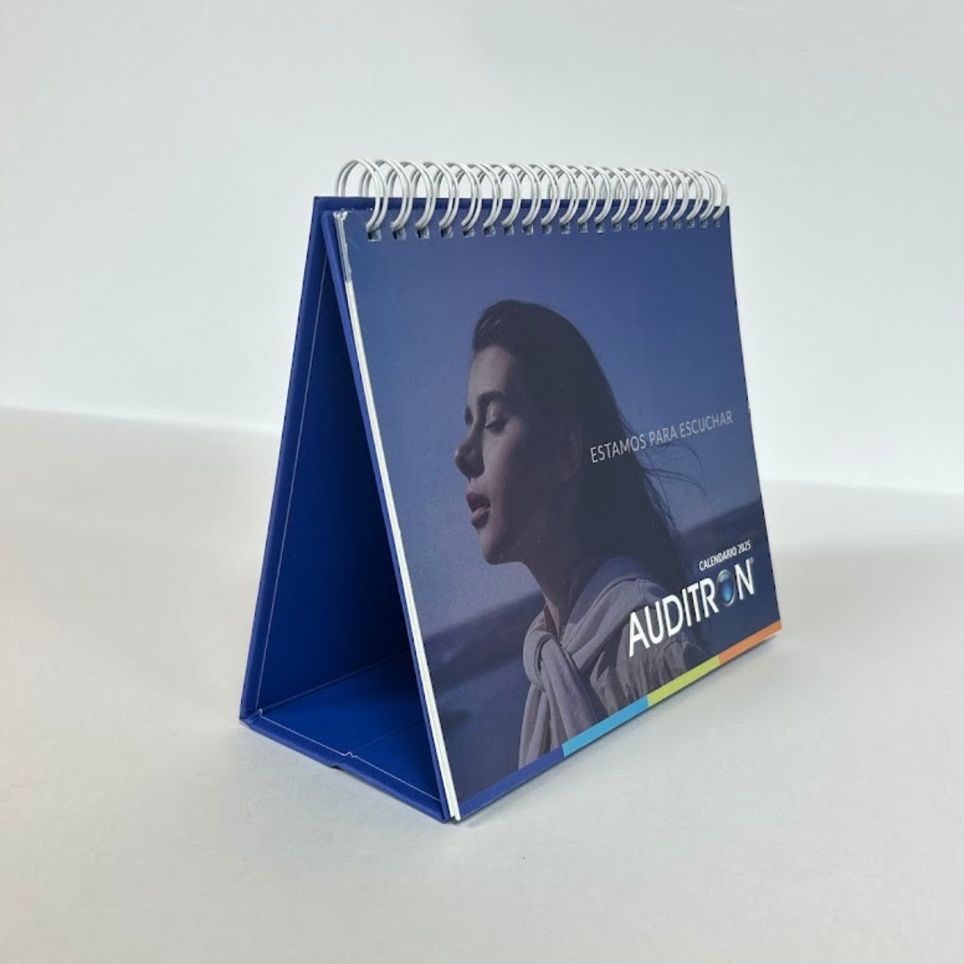 Calendario escritorio con láminas